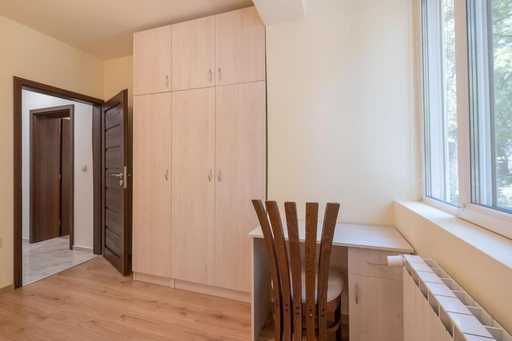 Top Location, Brand New 3 Bdrm Apt & Free Parking Sofia Exterior foto